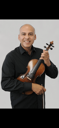 Gallery photo 1 of Francisco Violinist/Strings Ensembles