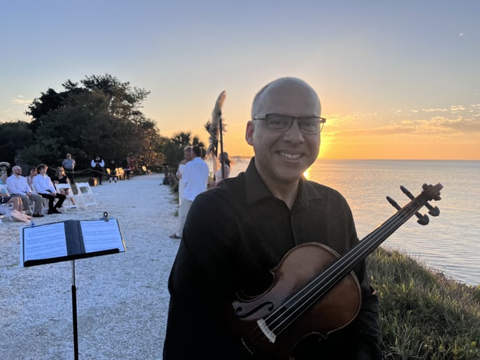 Gallery photo 6 of Francisco Violinist/Strings Ensembles