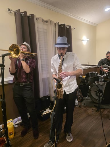 Gallery photo 5 of Frank Grant and The Feelin