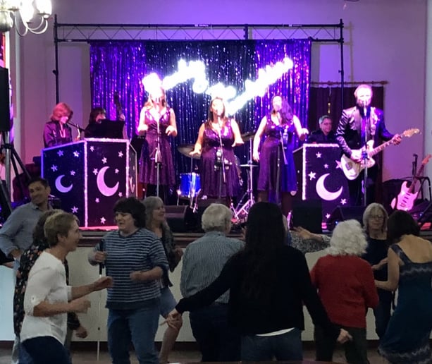 Gallery photo 8 of Frankie & The Moonlighters