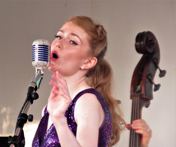 Gallery photo 16 of Frankie & The Moonlighters