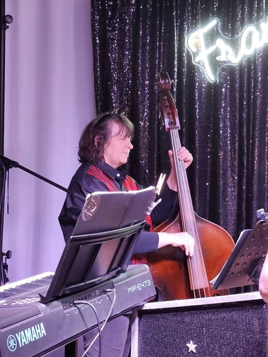 Gallery photo 18 of Frankie & The Moonlighters
