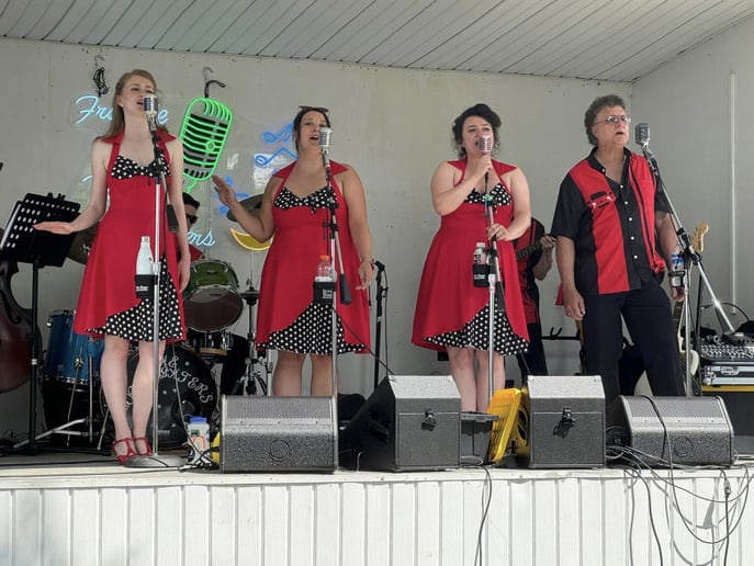 Gallery photo 19 of Frankie & The Moonlighters