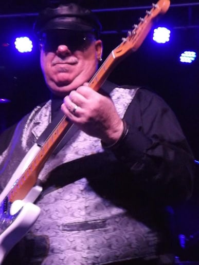 Gallery photo 3 of Franky Z and the Mojo Trinity
