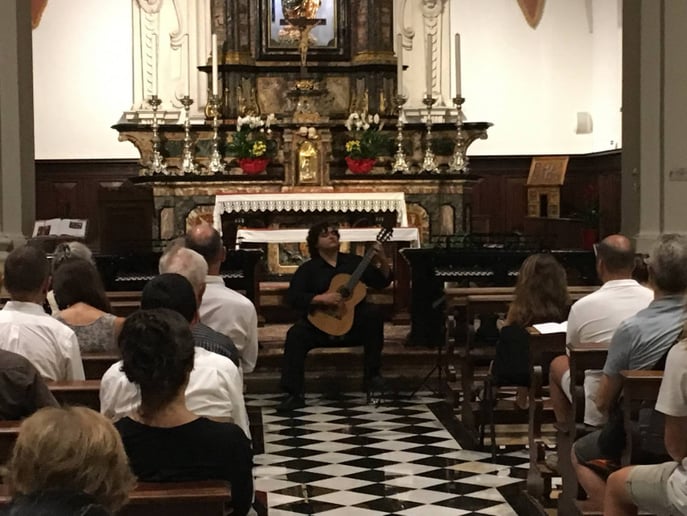 Gallery photo 1 of Fred Springer, Classical Guitarist