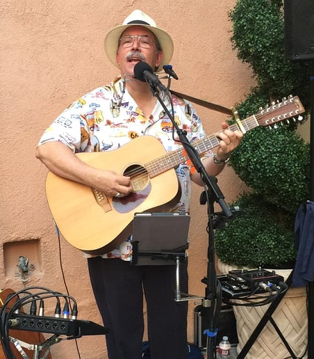 Gallery photo 6 of Fred Thomke - Singing Guitarist