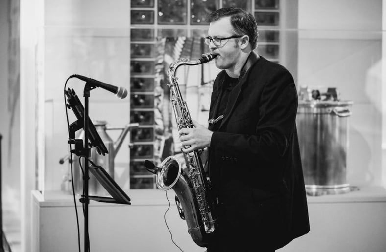 Gallery photo 3 of Fred Vaughan, Saxophonist