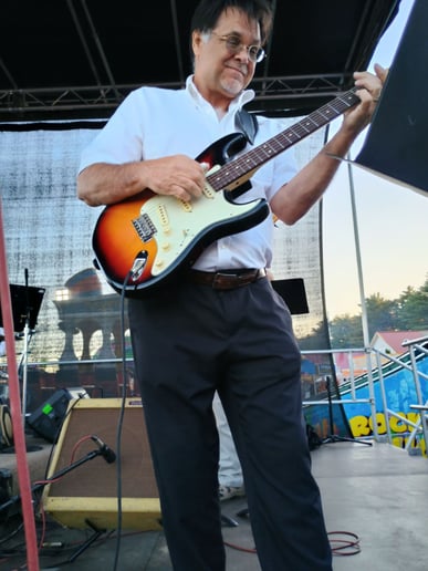 Gallery photo 2 of Freelance guitarist