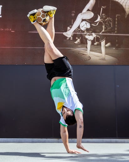 Gallery photo 1 of Freestyle Soccer Football
