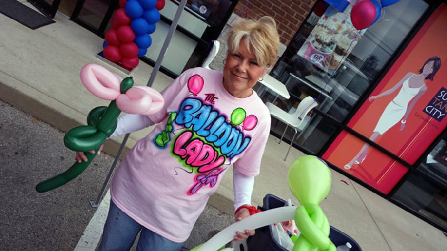 Gallery photo 36 of The Balloon Lady