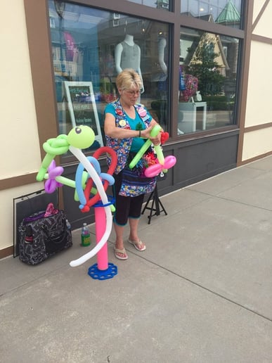 Gallery photo 15 of The Balloon Lady