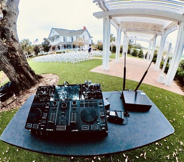Gallery photo 7 of Vibelux DJs 