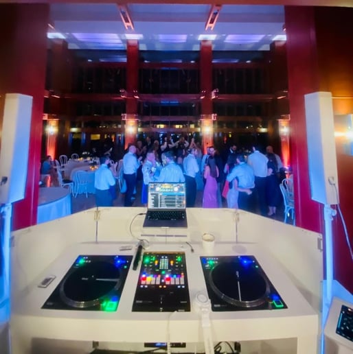 Gallery photo 2 of Vibelux DJs 