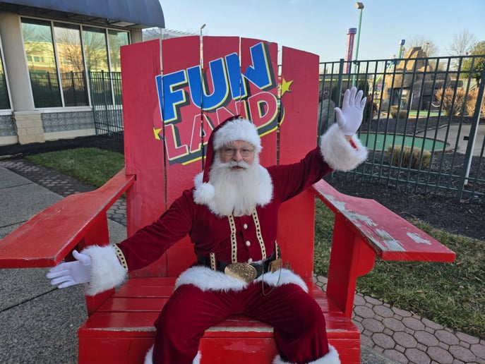 Gallery photo 1 of FXBG Santa