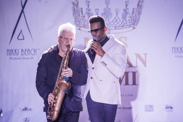 Gallery photo 3 of Gen Sax & Funky Stuff - Saxophonist/Band