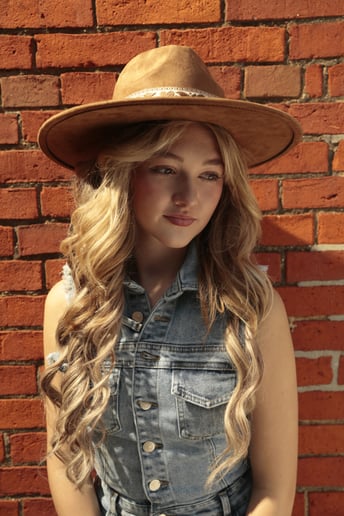 Gallery photo 2 of Gabby Gasmire