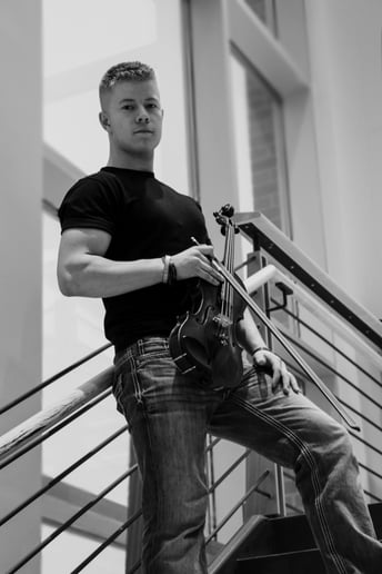 Gallery photo 1 of Gabe the Violinist