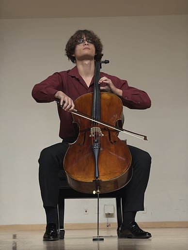 Gallery photo 9 of Gabriel Harmon, cellist