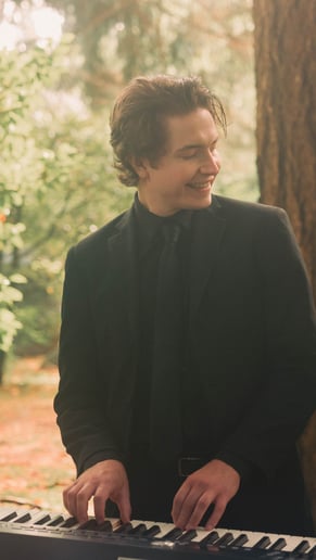 Gallery photo 2 of Gabriel Landstedt, Pianist