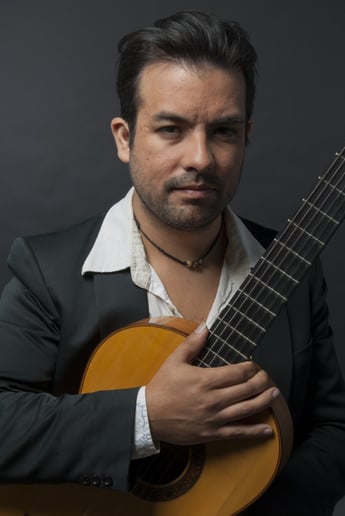 Gallery photo 2 of Gabriel Navia - Guitarist