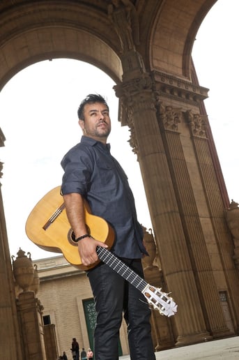 Gallery photo 3 of Gabriel Navia - Guitarist
