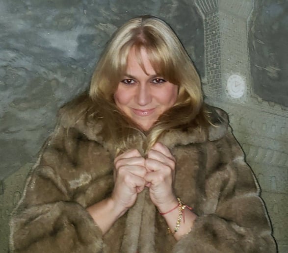 Gallery photo 1 of Gaia's Tarot
