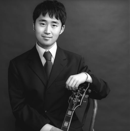 Gallery photo 1 of Gaku Murata Solo Guitar/String Duo & Trio