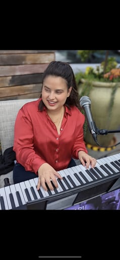 Gallery photo 5 of Gal Pearl