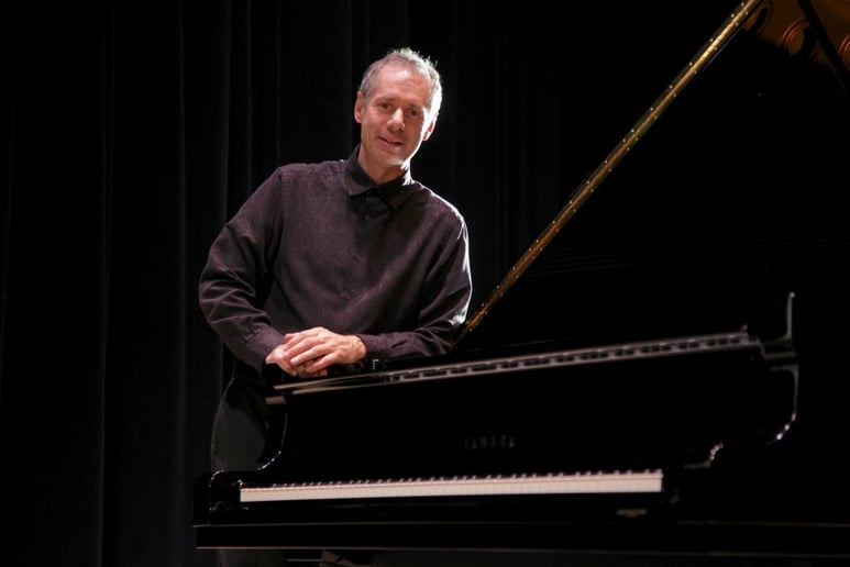 Gallery photo 6 of Gary Schmidt, Pianist