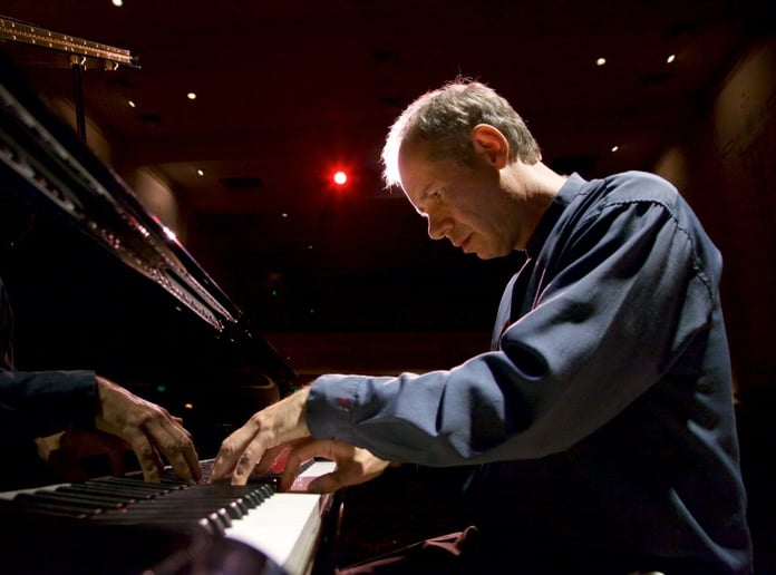 Gallery photo 3 of Gary Schmidt, Pianist