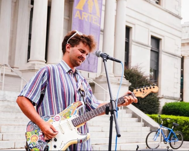 Gallery photo 2 of Gavin Southerland music