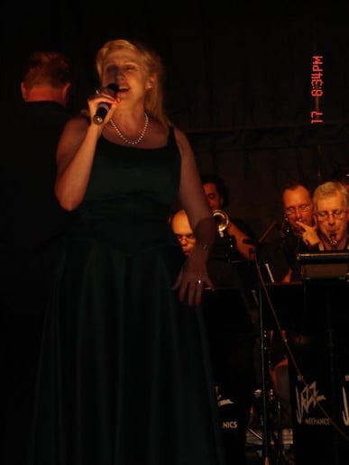 Gallery photo 1 of Gayle Ackroyd and 2B Jazz