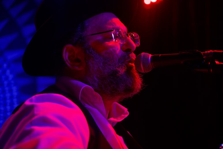 Gallery photo 1 of Gedalya Folk Rock Rabbi