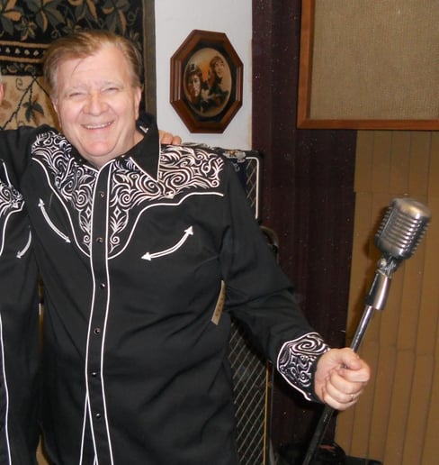 Gallery photo 1 of Gene Thorpe Solo Entertainer / Band