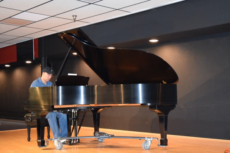Gallery photo 1 of George Freitas