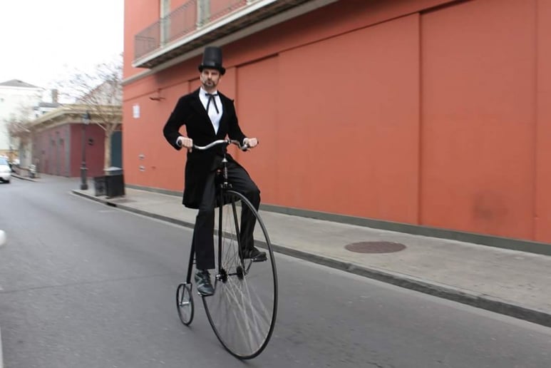 Gallery photo 4 of George the Juggler Magician