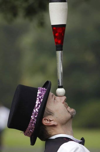Gallery photo 3 of George the Juggler Magician
