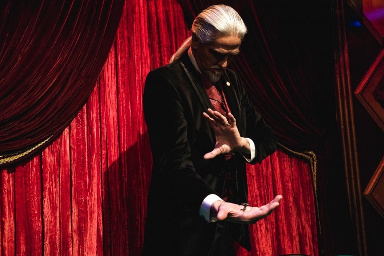 Gallery photo 22 of Georges-Robert the Gentleman Wizard