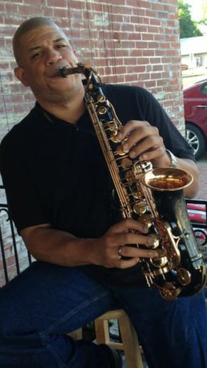 Gallery photo 10 of Gerry Huggins - Saxophonist