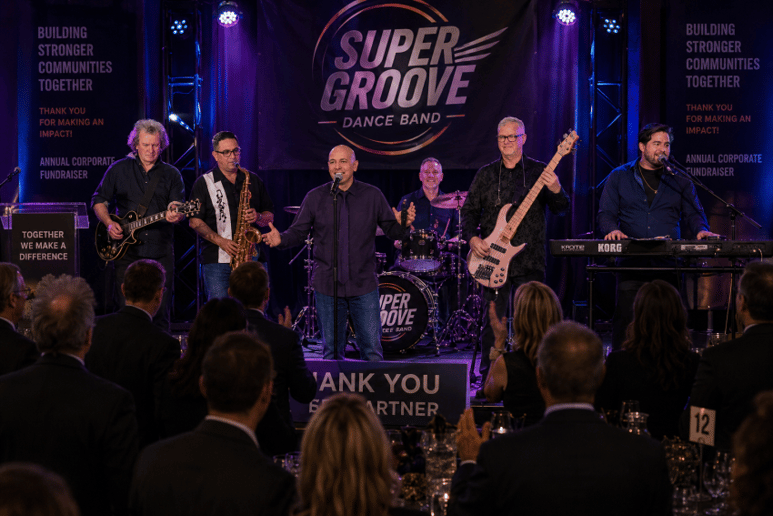 Gallery photo 10 of Super Groove Dance Party Band