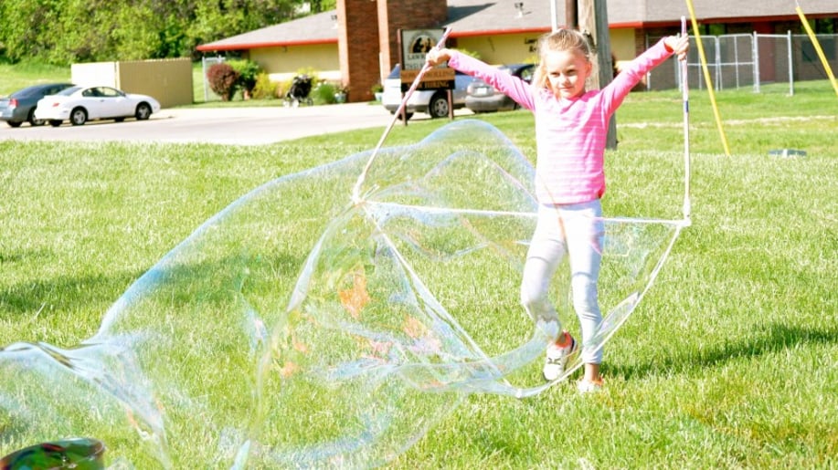 Gallery photo 4 of Giant Bubbles