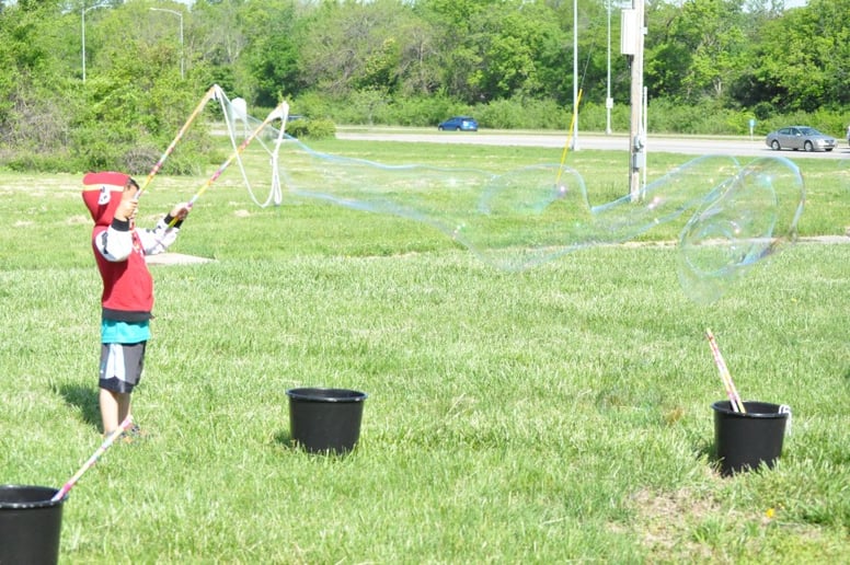 Gallery photo 7 of Giant Bubbles