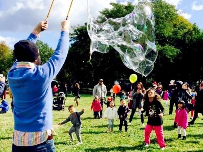 Gallery photo 3 of Giant, Outdoor Bubbles