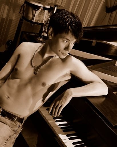 Gallery photo 2 of Gil Kaneda