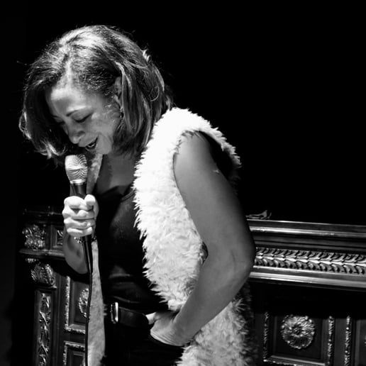 Gallery photo 4 of Gina Brown - Comedic Performer