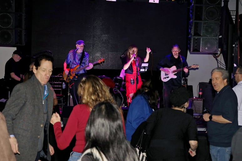 Gallery photo 26 of Gina Marie Osmond and the Diamond Rush Band