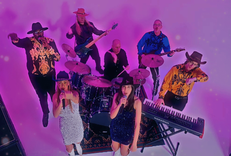 Gallery photo 2 of Gina Marie Osmond and the Diamond Rush Band