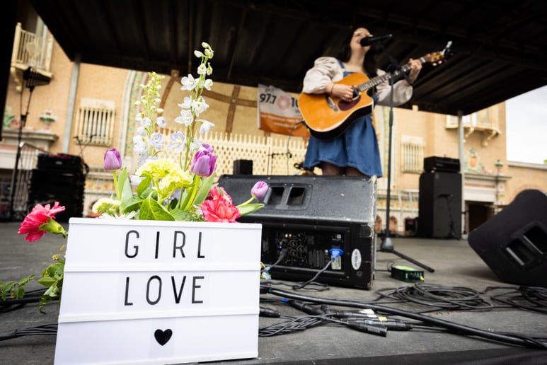 Gallery photo 2 of Girl Love