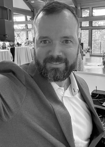Gallery photo 1 of GirlOnWax Wedding & Event DJ's