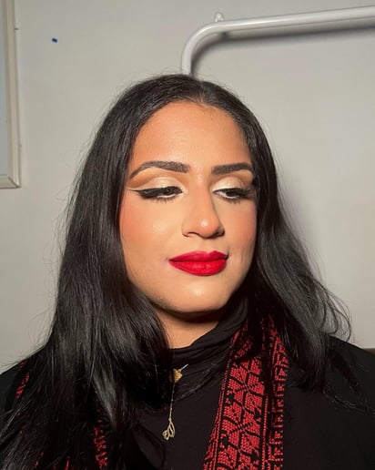 Gallery photo 2 of Glammakeupco